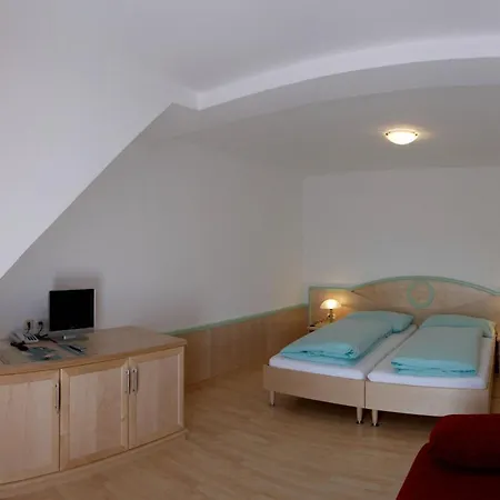 Hotel Zum Kirchenwirt 3*