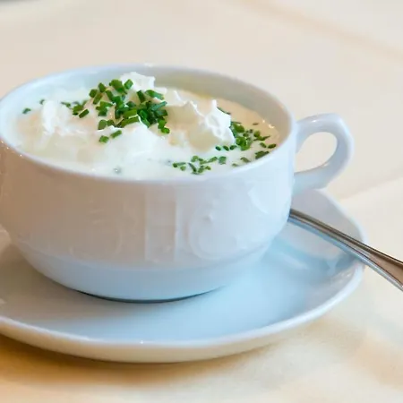 Hotel Zum Kirchenwirt 3*