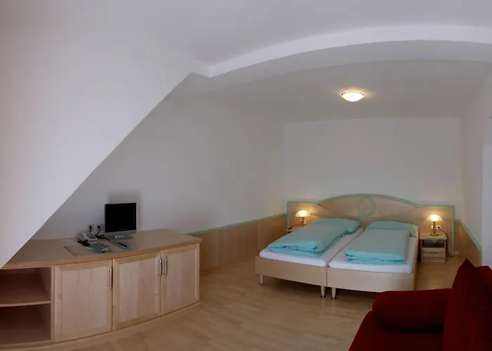 Hotel Zum Kirchenwirt 3*