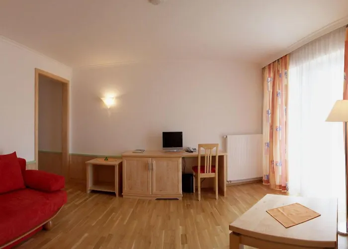 Zum Kirchenwirt فندق 3*